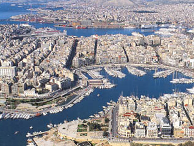 Βρήκαν πτώμα στο λιμάνι του Πειραιά Βρήκαν πτώμα στο λιμάνι του Πειραιά