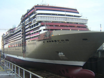 Ένα πλωτό παλάτι έδεσε στο Κατάκολο