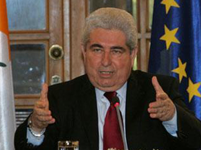 Έσβησαν συμβολικά τα φώτα στο προεδρικό Μέγαρο