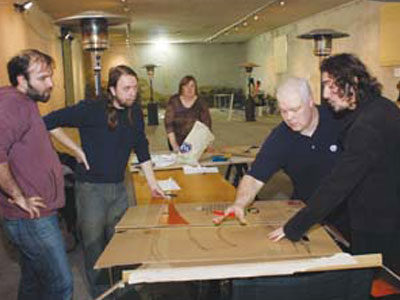 Πυρετώδεις προετοιμασίες για το καρναβάλι του Βόλου