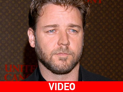 Ο Russell Crowe τραγουδάει με τους φίλους του