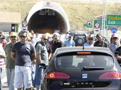 Αποκλεισμένη η Εγνατία Οδός, στον κόμβο της Σιάτιστας