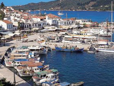 Έπεσε ξύλο στο Δημοτικό Συμβούλιο στην Σκιάθο Έπεσε ξύλο στο Δημοτικό Συμβούλιο στην Σκιάθο