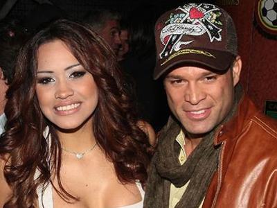 Παντρεύονται; Παντρεύονται;