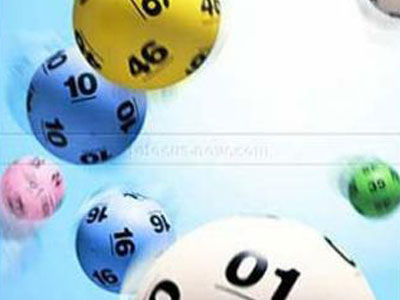 Ουρές έξω από τα πρακτορεία του ΟΠΑΠ