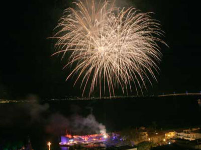 Οι κροτίδες τον άφησαν ανάπηρο Οι κροτίδες τον άφησαν ανάπηρο