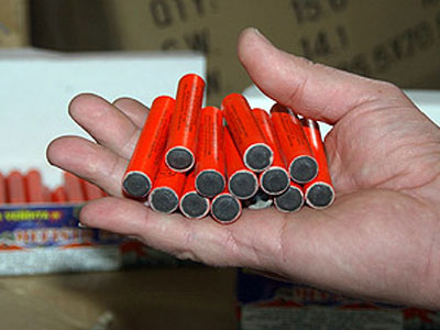 Παράνομη πώληση βεγγαλικών