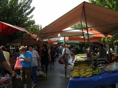 Λαϊκή αγορά με βιολογικά προϊόντα στη Λάρισα