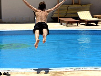 Με προσφορές προσπαθούν να κρατήσουν τους τουρίστες