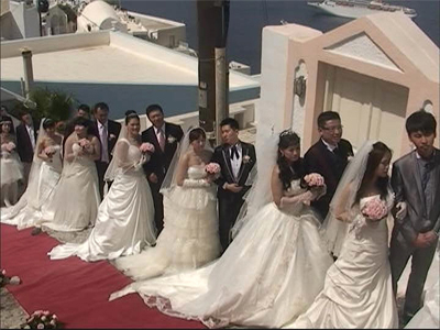 Τη Σαντορίνη επιλέγουν οι Κινέζοι για να παντρευτούν!