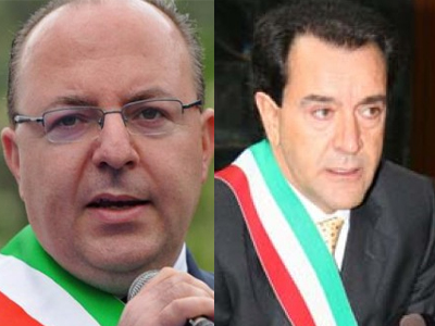 Στην Αθήνα οι Ιταλοί δήμαρχοι του κινήματος «Μεγάλη Ελλάδα» Στην Αθήνα οι Ιταλοί δήμαρχοι του κινήματος «Μεγάλη Ελλάδα»