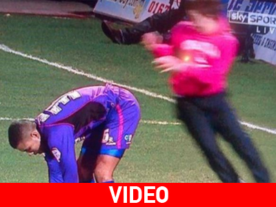 Πισώπλατη επίθεση οπαδού σε τερματοφύλακα στην Αγγλία