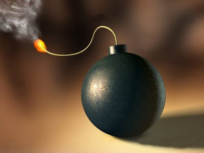 Τον ξεσπίτωσαν οι βόμβες