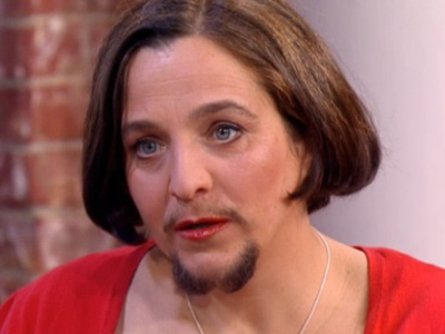 Η γυναίκα που άφησε μούσι και νιώθει πιο sexy από ποτέ!