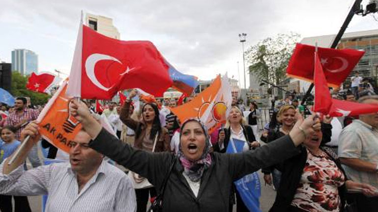 Τουρκία: Πτώση στα ποσοστά του AKP δείχνει δημοσκόπηση