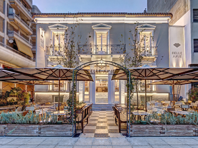 Το Belle Amie υποδέχεται το κοινό του Δημοτικού Θεάτρου Πειραιά