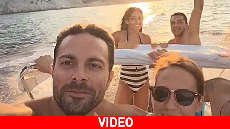 Έχει σκάφος και αρμενίζει μεσοπέλαγα με το κορίτσι του