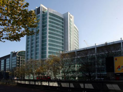 Φοιτητής μαχαίρωσε τη μητέρα του και έκοψε φέτες το πέος του