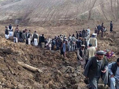 Αφγανιστάν: Τουλάχιστον 300 νεκροί- Σταματούν οι επιχειρήσεις διάσωσης