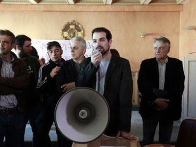 Έληξε η κατάληψη του χώρου του δημοτικού συμβουλίου Έληξε η κατάληψη του χώρου του δημοτικού συμβουλίου