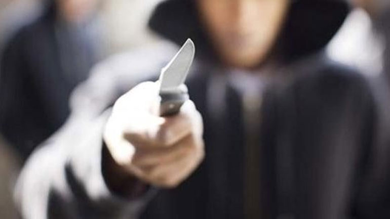 Καβάλα: Τη μαχαίρωσε και τράπηκε σε φυγή