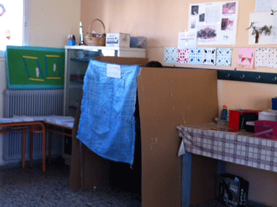 Παραβάν από… κούτες στην Κρήτη