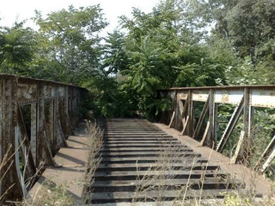 «Ξήλωσαν» παλιά γέφυρα του ΟΣΕ στη Δράμα