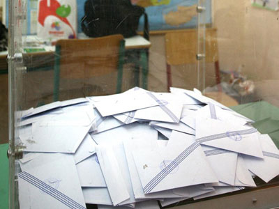 Επεισόδια σε εκλογικό κέντρο στο Κερατσίνι