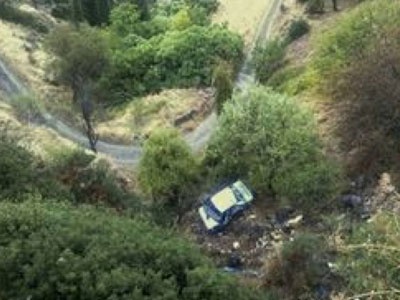 Πάτρα: Οδηγός έπεσε σε γκρεμό με το αυτοκίνητό του