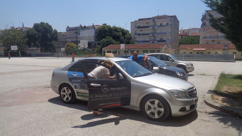 Τρίκαλα: Άσκησε το εκλογικό του δικαίωμα στο ταξί!