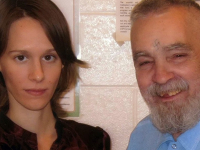 Serial killer παντρεύεται φανατική θαυμάστριά του Serial killer παντρεύεται φανατική θαυμάστριά του