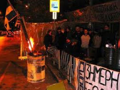 Απεργία πείνας απέναντι από το τουρκικό προξενείο στη Θεσσαλονίκη