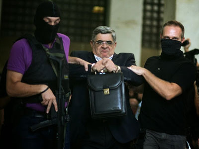 Στις καλύτερες φωτογραφίες του 2013 αυτή του Μιχαλολιάκου στην Ευελπίδων