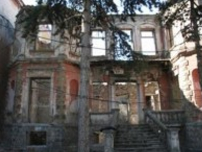 Κορυτσά: Καταρρέει το σπίτι του Σεφέρη