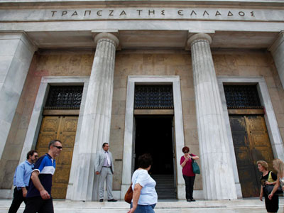 Ασφυκτικά κλειστές παραμένουν οι στρόφιγγες των τραπεζών