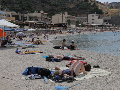 Ηλικιωμένος αυτοϊκανοποιούταν μπροστά σε λουομένους