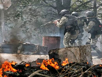 Κραματόρσκ: Τουλάχιστον δύο νεκροί σε σφοδρές συγκρούσεις