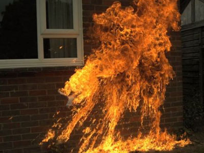 Λάρισα: Πέταξαν μολότοφ σε στάβλο