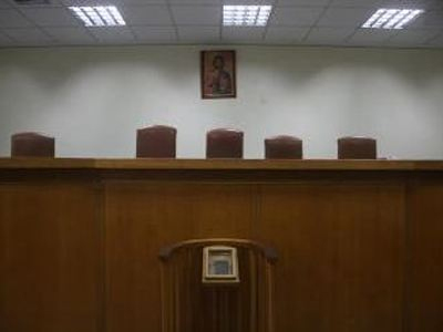 Συνεχίζουν να απέχουν από τα καθήκοντά τους οι δικηγόροι της Καλαμάτας