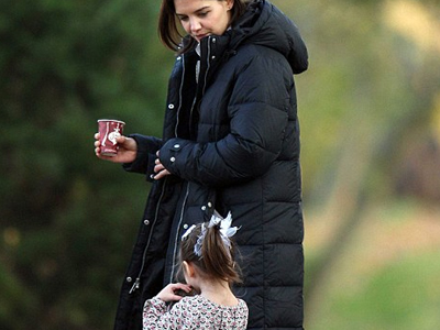 Την παράσταση κλέβει η… Suri!