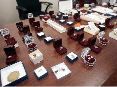 Άρωμα γυναίκας σε σπείρα που δρούσε στη Σαντορίνη