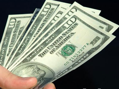 Νέα χαμηλά επίπεδα έτους για το δολάριο