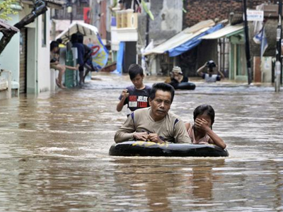 Φονικές πλημμύρες στην Ινδονησία