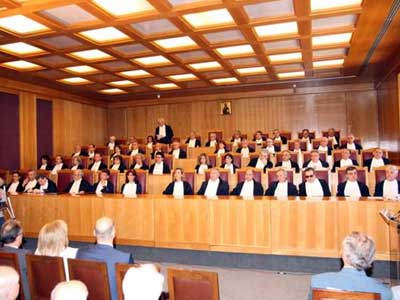 Απόφαση “βόμβα” για τα αυθαίρετα