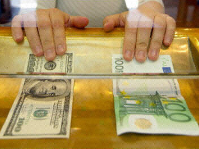 Ενισχύεται το ευρώ