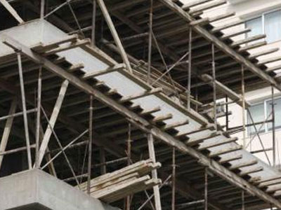 Κατά 16% μειωμένες οι οικοδομικές άδειες