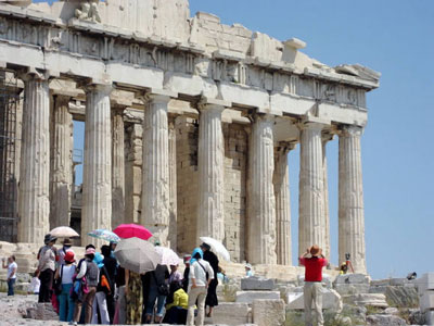 Καταστροφική η πορεία του τουρισμού