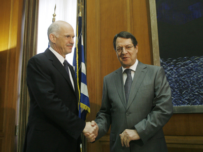 Επαφές Αναστασιάδη με Παπανδρέου – Σαμαρά