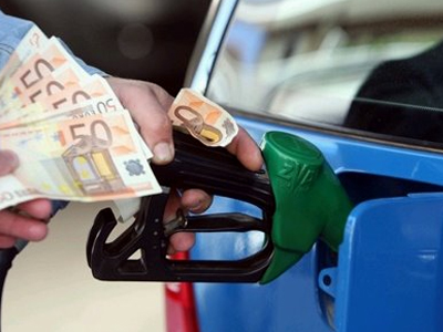 Σε δυσθεώρητα ύψη η βενζίνη