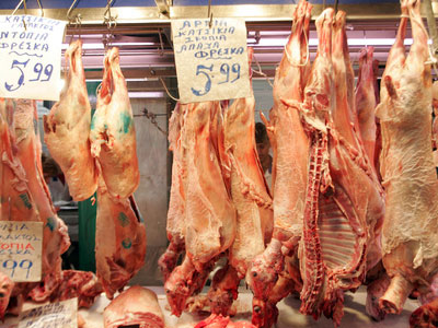 Βαρβάκειος: Φθηνότερο εφέτος το κρέας